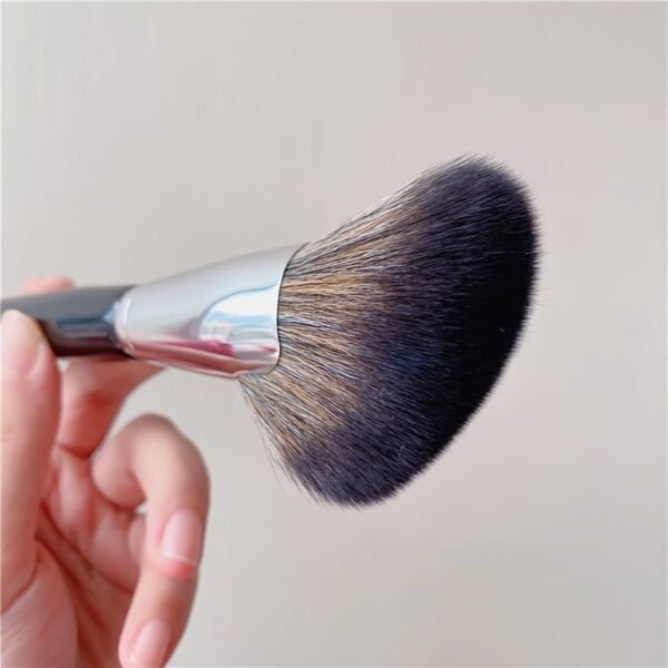 Premium Fan-Shaped Face Contour Brush Set