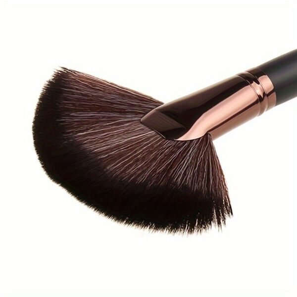 Fan-shaped Powder Finishing Brush - Black and Golden Handle