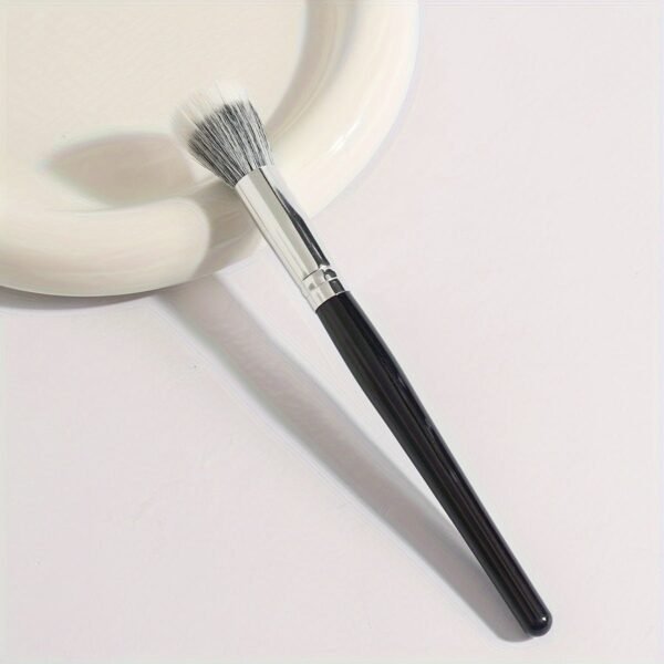 Stippling Rouge Brush - Professional Blush Makeup Tool