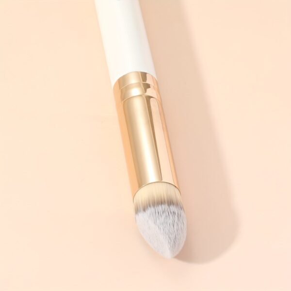Precision Angled Concealer Brush