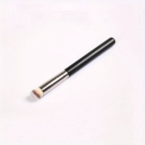 Flawless Concealer Series: Round Head Concealer Brush for a Natural, Seamless Finish