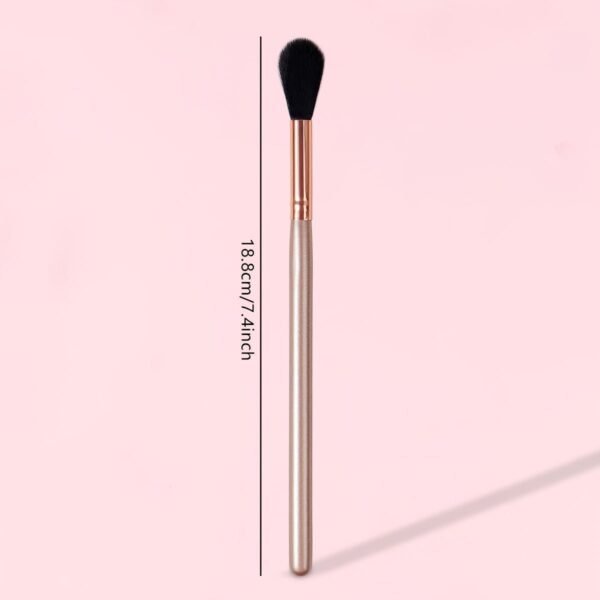 Ultra Soft Tapered Highlighter Brush - Flawless Precision & Control