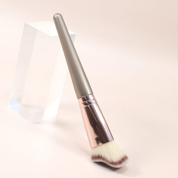 Luxury Sculpting Series: Exclusive Angled Contour Brush