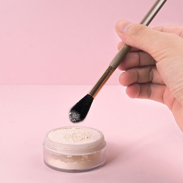 Ultra Soft Tapered Highlighter Brush - Flawless Precision & Control