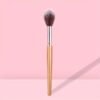 Premium Nylon Bristle Highlighter Brush: Natural and Sheer Finish