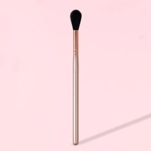 Ultra Soft Tapered Highlighter Brush - Flawless Precision & Control