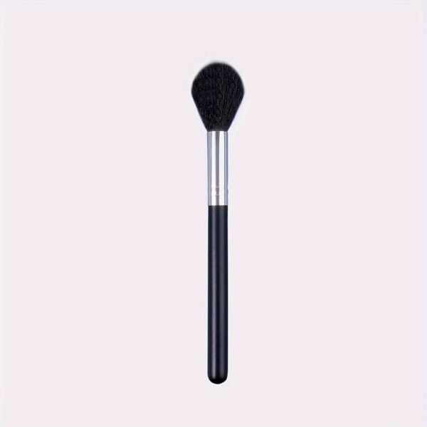 Premium Nylon Bristle Highlighter Brush: Natural and Sheer Finish