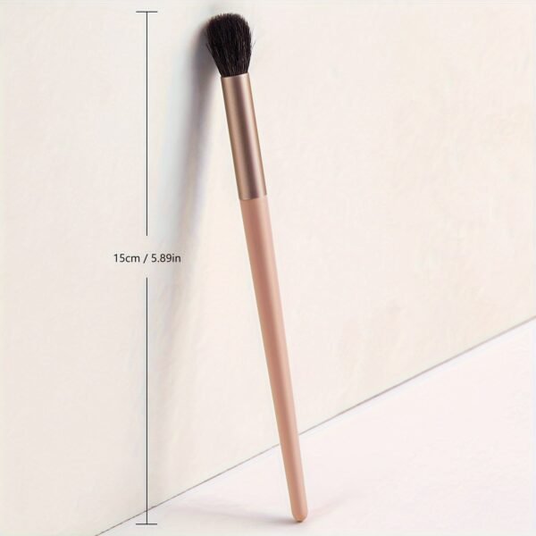 Blending Eyeshadow Brush - Soft Bristles for Seamless Application